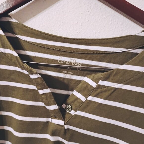 Coral Bay XL olive green striped boxy v-beck t-shirt - Picture 2 of 5